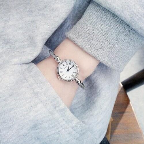 Women Korean New Watch Bracelet Jewelry Watch Simple Versatile Fashion Small Dial Girl Ladies Watch