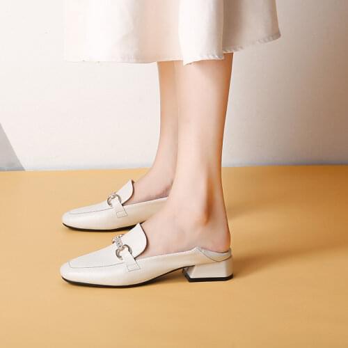 UVRCOS Leather Pumps