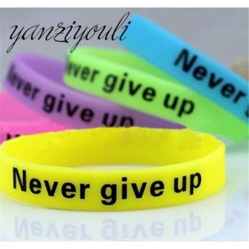 5pcs/set New Fashion Men Women Unisex Silicone Rubber Bracelet Never Give Up Print Glow in the Dark Sport Wristband Lou0018