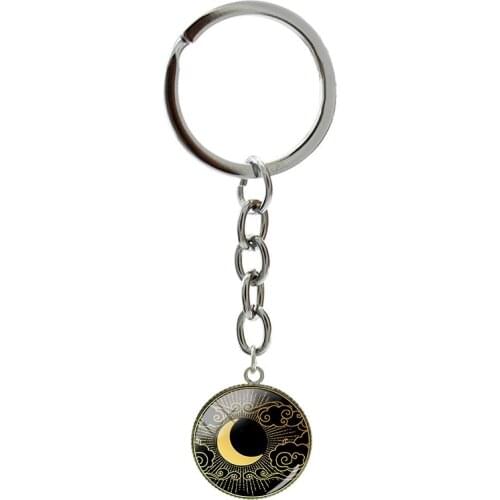 Vintage Hollow Out Auspicious Clouds Keychains Chinese Landscape Art Photo Glass Dome Keyrings For Geomancer