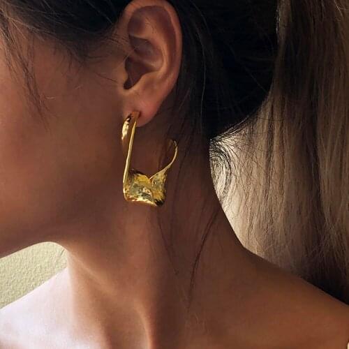 Lalynnly Punk Geometric Round Twist Hoop Earrings Women Simple Loop Earrings Minimalist Metal Gold Color Jewelry Gifts Brincos