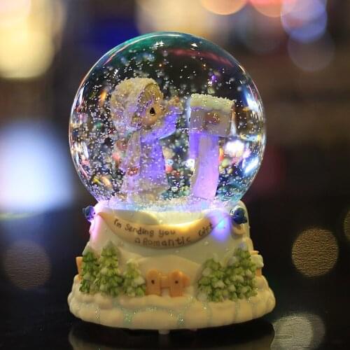 A girl crystal ball music box under the snows birthday Christmas gift to send girls to children