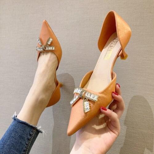 Pointed single shoes women 2020 autumn new wild Korean bow-tie rhinestone shallow mouth womens shoes fine heel shoes