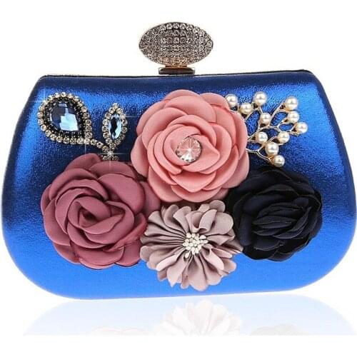 Handmade Floral Evening Bags 2021 New Fashion Pearl Chain Wedding Day Clutches Ladies Beaded Party Bags Flower Bolso WY202