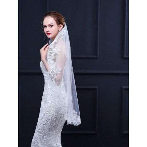 1.5 Meters Veil Wedding Ivory Veil for Bride one Layer Lace Edge Fingertip Short Bridal Veil Wedding Accessories with Metal Comb
