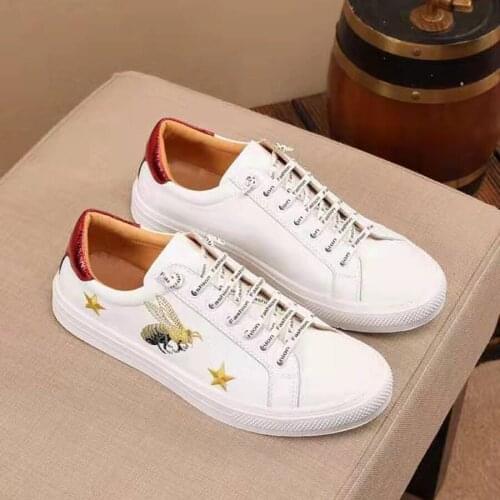 Men And Women Genuine Leather Shoes Embroidery Bee Fashion Couples Casual Sneakers Anti-slip Lace-up Outdoor Trainer Shoes