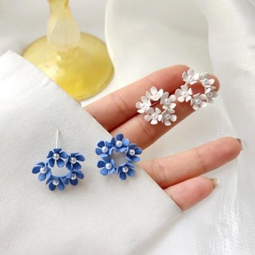 Han Edition Sweet Flowers Stud Earrings Fairy Van Pearl Ins Contracted And Pure And Fresh Female Temperament Ear Clip