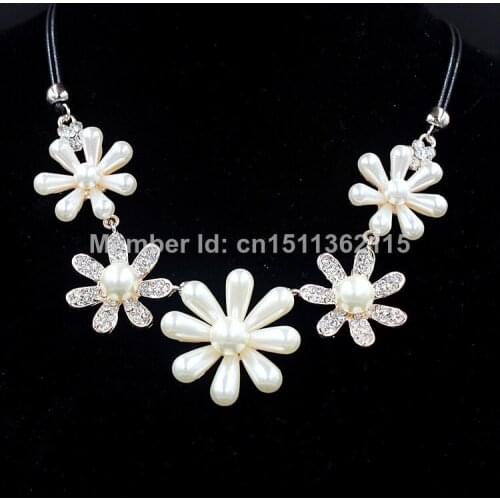 Free shipping new fashion 2014 gold color with full rhinestone and simulated-pearl design statement necklace