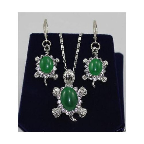Free Shipping >>new hot Jewelry Green jade stone Tortoise Earrings Pendant Set