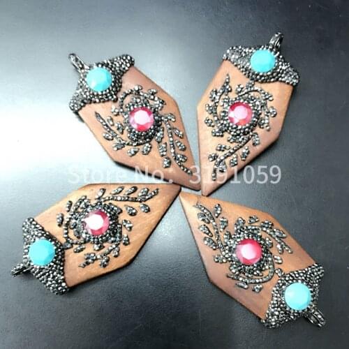 Beautiful and unique crystal wooden pendant irregular graphic color crystal jewelry making a package of 5 about 63 grams