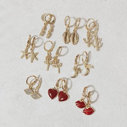 2021 Korean Style Earrings Zinc Alloy Moon Star Heart Lip Hoop Earring for Mothers Day Drop Ear Best Gift Fashion Jewelry