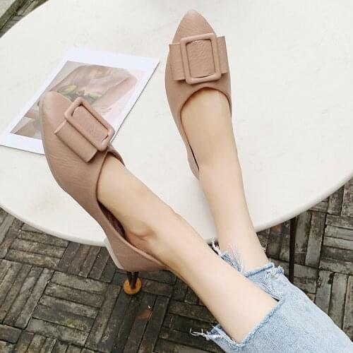 2020 Summer and Autumn Womens Flat New Spring Sole Shoes In Soft Leather Shallow Mouth Low Heel Small High Quality U19-55