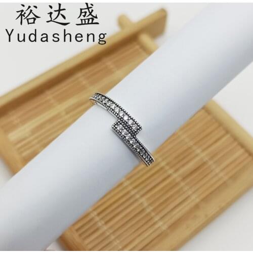 2021 Autumn Sparkling Overlapping Ring Beaded round bright cut transparent cubic zirconia