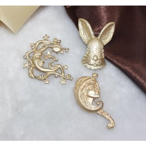 2021 New Creative Fashion Retro Matte Golden Moon Goddess Rabbit Head Relief figure Women Accessories Brooch