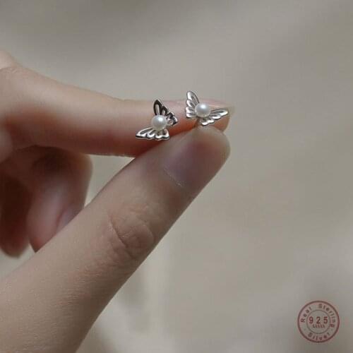 925 Sterling Silver Simple Three-Dimensional Butterfly Pearl Stud Earrings Women Classic Temperament Party Wedding Jewelry Gift