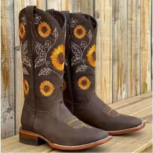 2021 Leather Spring Autumn Womens Boots Plus Size Fashion Boots Thick Heel Round Toe Embroidered Flower Embroidery Short Boots
