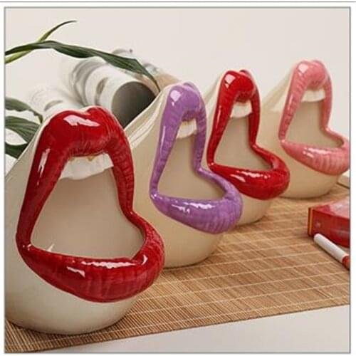 HHT Creative Big Red Lips Ashtray Desk Ornaments Multifunctional Home Decor Living Room Coffee Table Mouth Shape Ceramic Ashtray