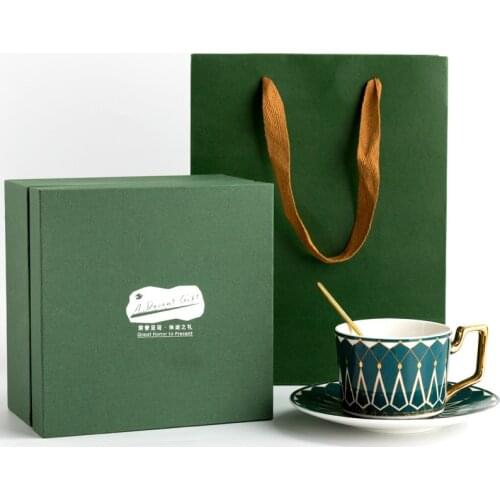 The Palace To Be Admiced Ceramic Coffee Cup Saucer Spoon Set 220ml Nordic Tea Cup Porcelain Tea Set Advanced Teacup Cafe Gift