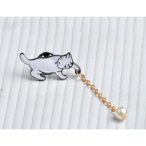 Cat playing with Pearl Enamel Brooch Pin with Chain Button Badge Cartoon Jewelry Gift for Kids girls birthday Christmas gift