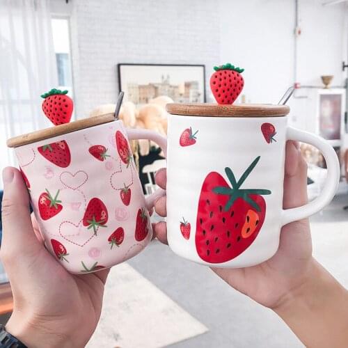 OAPE 400ml Female Personality Strawberry Ceramic Mug With Lid Spoon Cute Couple Creative Trend Coffee Mug Household Water Cup