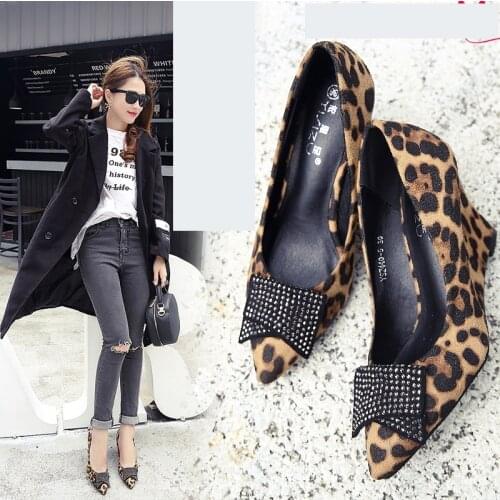 Hot Sexy Leopard Crystal Shoes Pumps 2019 Autumn Shallow Mouth Slope Shoes Woman European American Pointed Wedges Singles Shoes