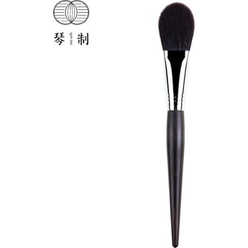 QINZHI Professional Handmade Make Up Brush G041 Flat Blush Highlighter Brush Soft Saikoho Goat Hair Makeup Brushes