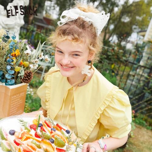 ELFSACK Solid Pure Single Breasted Casual Princess Shirt Women,2021 Spring Vintage Peterpan Collar,Ladeis Basic Summer Top