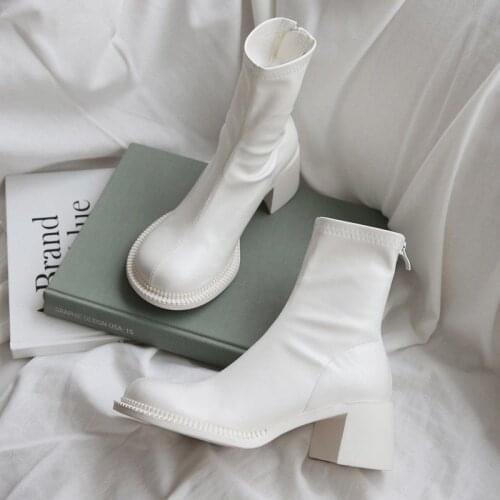 2021 Womens Shoes Fashion Martin Boots Wild Round Head Soft Leather High Heel British Style Back Zipper Thin Short Boots