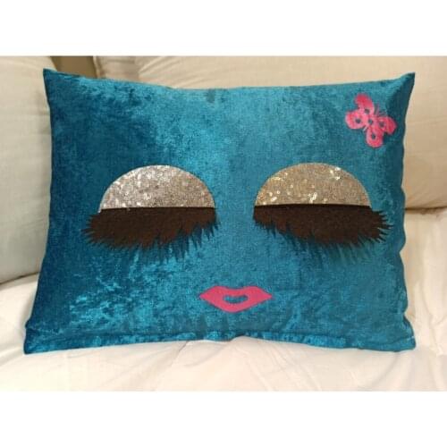 Kirpikli Dikdörtgen Gözleri Pullu Kırlent Kılıfı 35x45 Cm