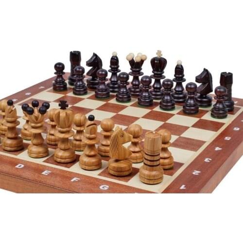 Conjunto chess model Pearl. Chess pieces made up handmade wooden Beechs