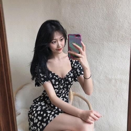 French temperament summer lady dress 2020 new waist slimming short dress small daisy floral dress