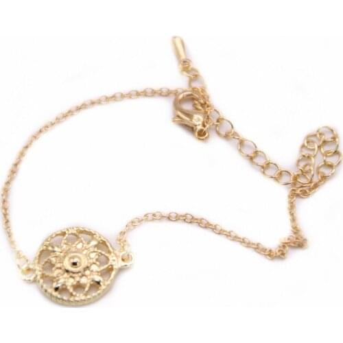 Fashion Circular Bracelets Hollow out Decorative pattern Design Environmental Protection Zinc alloy Material For Women