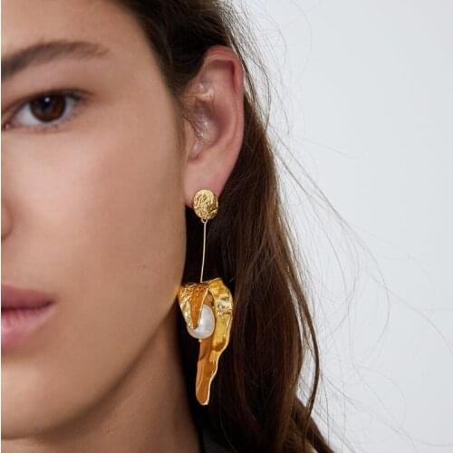 Hot Sale Trendy Fashion Alloy Pearl Earrings Female ZA Simple Symmetry Charm Earrings Handmade Ear Jewelry ET1387