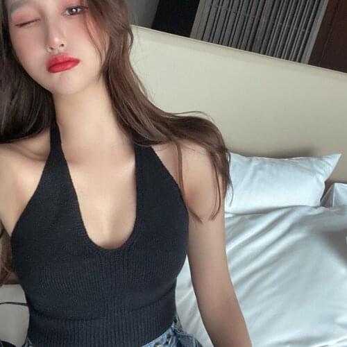 Spot scene shooting outside the firm offers new summer off all their sexy wearing sleeveless vest harness female neck