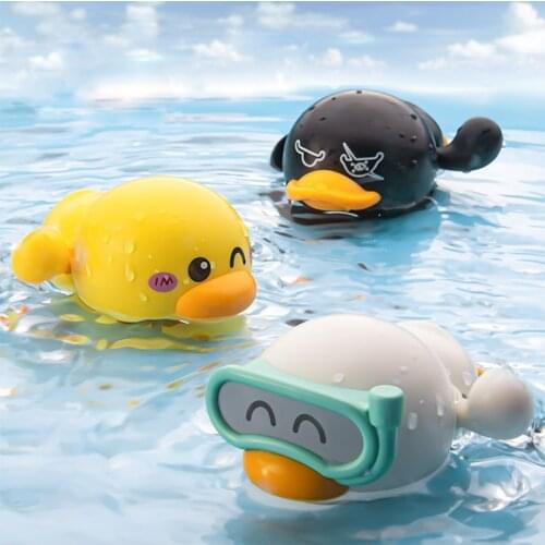 Y4UD Duck Clockwork Wind up Swimming Toy, Diving Pirate Clockwork Cute Duck for Toddlers Babies Playing In The Water