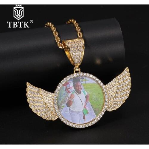 TBTK Remember Gift Zirconia Custom Photo Pendant Necklace Engraved Name Iced Out Round Hiphop Jewelry Angel Wings Soild Back