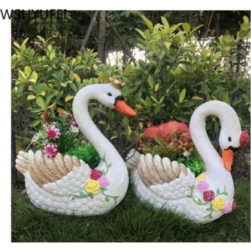Creative Simulation Swan Landscape Ornament Animal Model Lawn Garden Figurine Artificial Bird Photography Props Crafts