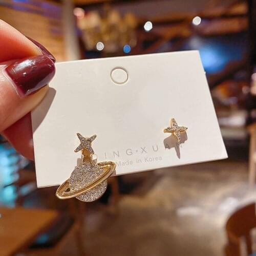 Yaologe 2020 Creative Fashion Rotating Earth Star Earrings Asymmetrical Shiny Golden Stud Earrings Statement Jewelry Female