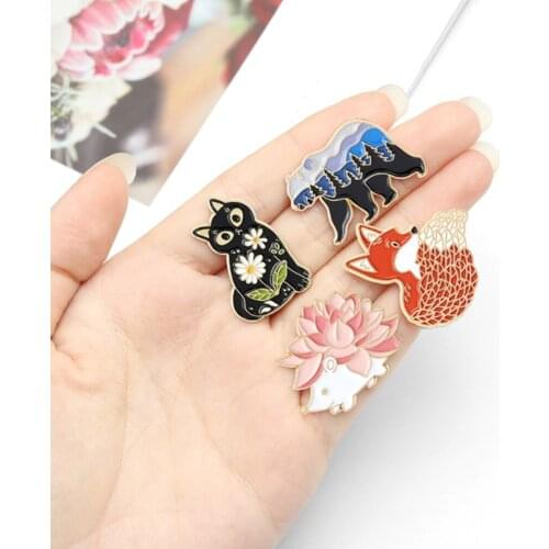 20/Lot Fox Polar Bear Hedgehog Flower Cat Brooch Figures Pin For Lapel Action Figure Toy