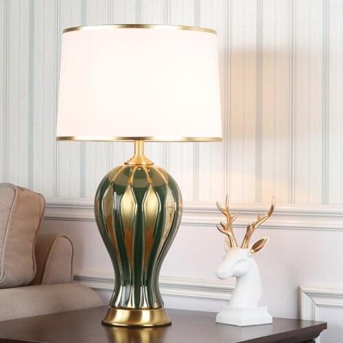 Luxury Simple Post Modern European Style Golden Green Ceramic Table Lamp for Living Room Bedroom Bedside Lamp Night Lamp 220V