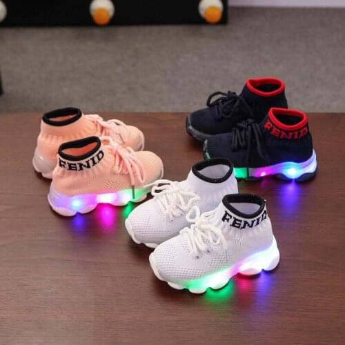 2021 LED Childrens Socks Shoes Lighted Coconut Sneakers Spring And Autumn Sports Running Shoes Tn enfant garçfor Lightweight