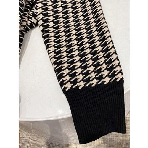 2020 New Houndstooth Pattern Lazy Style Wild Loose V-neck Knitted Cardigan
