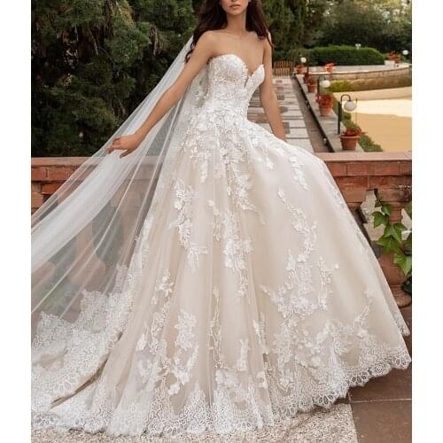 Fashion A Line Strapless Light Champagne Wedding Dress Lace Appliqued Bridal Gown