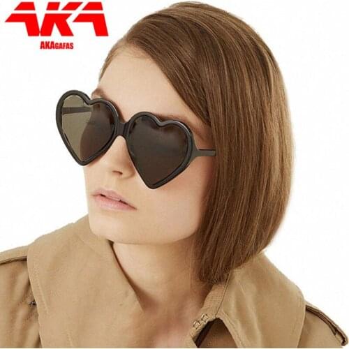 AKAgafas Heart-shaped Sunglasses Women/Men Luxury Brand Sun Glasses for Women Large Frame Retro Classic Gafas De Sol Mujer UV400