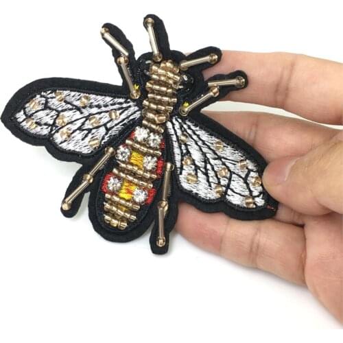 9x7cm Beaded Embroidery Bee Patch Embroidered Bees Applique Iron On Patches For Clothing Parches DIY Accessories AC0984