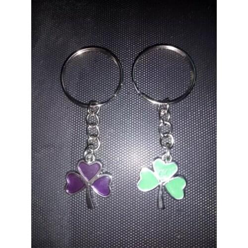 ALLOYGREEN 3-LEAF CLOVER IRISH SHAMROCK CORD Keychain-Fashion jewelry Tibetan silver charm pendant key chain ring Keychain D394