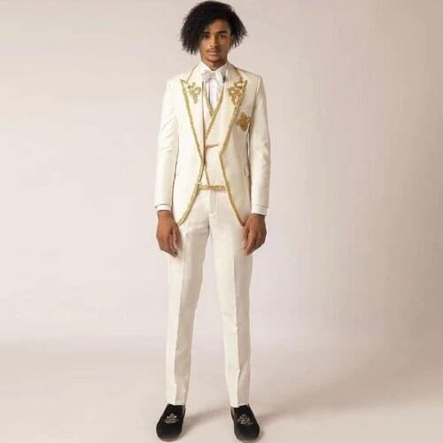 Ivory Slim Fit Three Pieces Prom Suits One Button Gold Peaked Lapel Wedding Tuxedos Custom Made Groomsmen Wears 2022