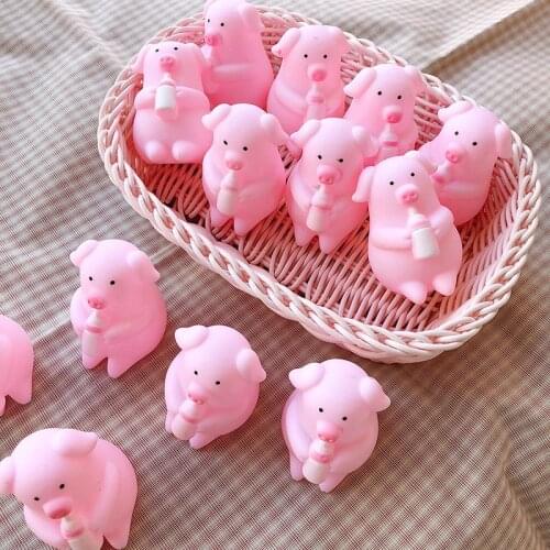 5pcs/lot 5cm Cute Feeding Bottle Pig Toys Pink Screaming Rubber Pig Action Figure Toys Voice Toys Gift Pet Squeak Chew Gift