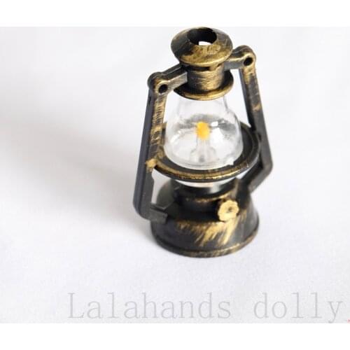 Mini Retro Kerosene Lamp Dollhouse Miniaturized Food Play Landscape Shooting Props Accessories Decorations DIY Materials Piece