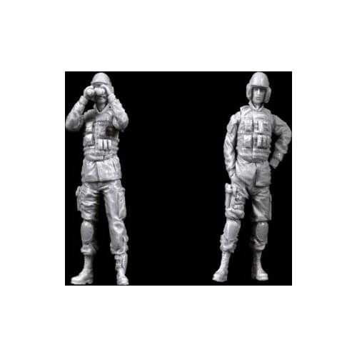 Two Modern Russian resin soldier Russian soldier 1:35